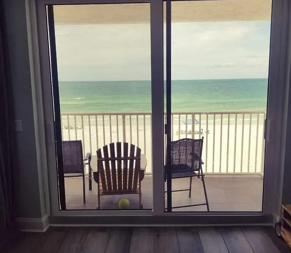 Indian Shores Beachfront Condo, Gulf Views & Balcony *