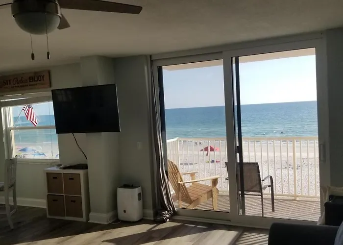 Indian Shores Beachfront Condo, Gulf Views & Balcony *